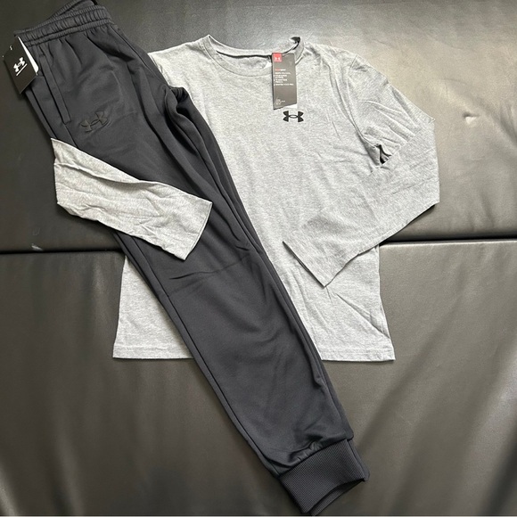 NWT Under Armour Jogger Long Sleeve Set Boys Youth Size Large